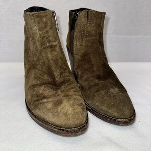 Aquatalia Olive Green Suede Stacked Heel Ankle Classic Booties Sz. 8.5